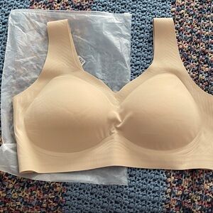 Elegant Seamless Beige Bra